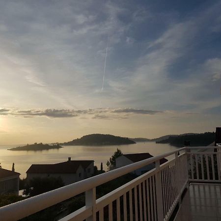 Seaview And Relax Apartment Lumbarda Luaran gambar
