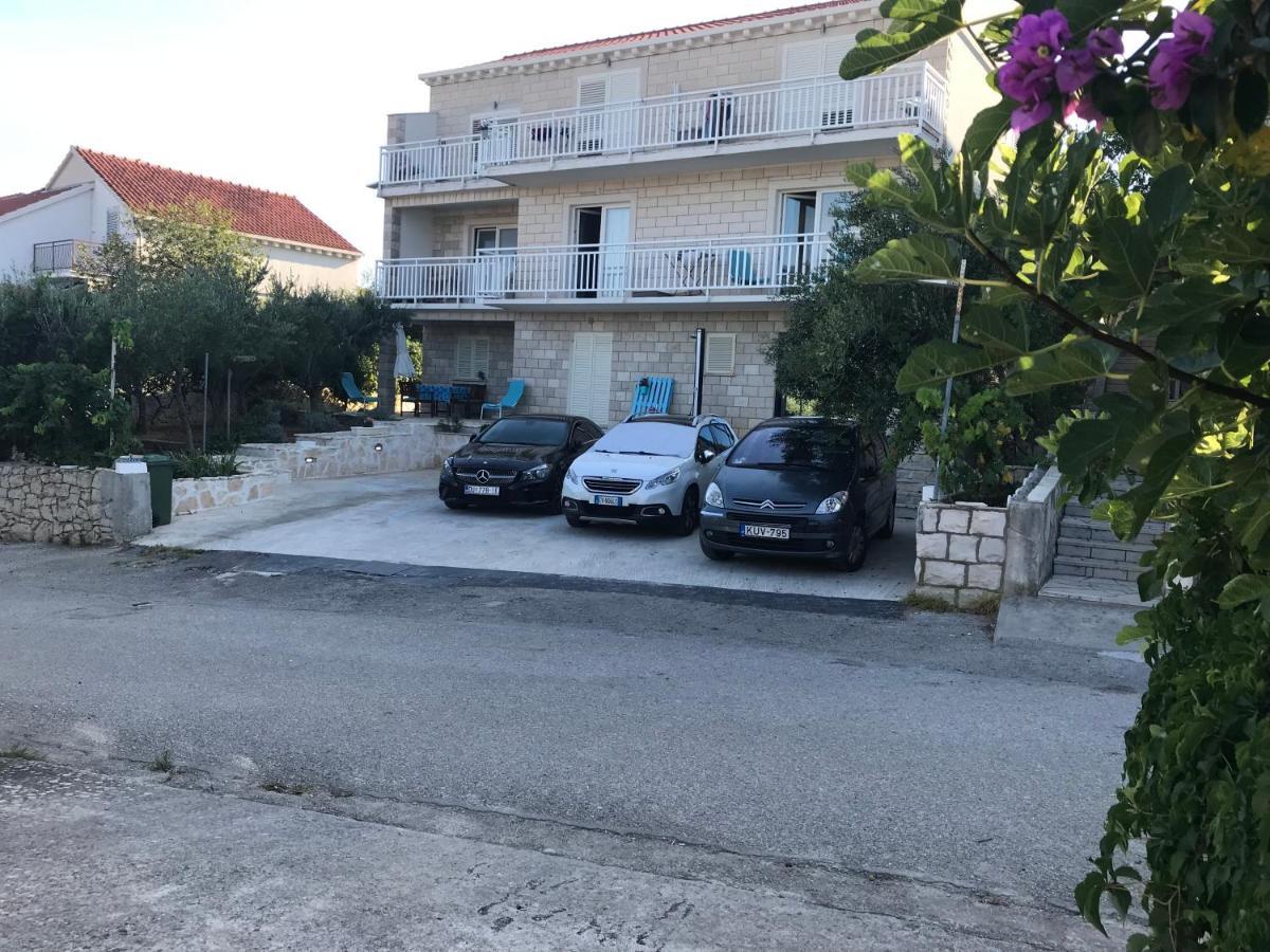 Seaview And Relax Apartment Lumbarda Luaran gambar